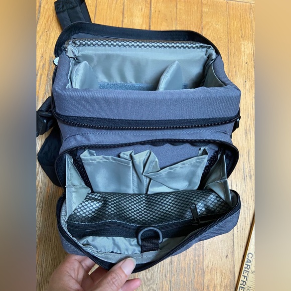 LOWEPRO NOVA 1 AW PADDED CAMERA SHOULDER BAG Dividers DSLR - Picture 5 of 11